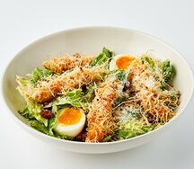 Салат Цезарь с креветками катаифи