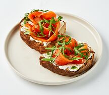 Брускетта с форелью