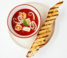 Томатный суп с морепродуктами