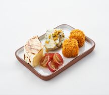 Сырная тарелка с медом
