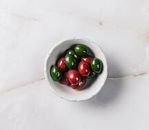 Маринованные маслины и оливки