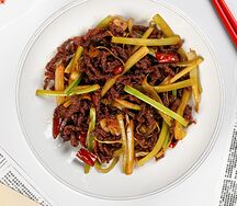 Сухая говядина с сельдереем, имбирем и жгучим перцем