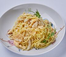 Яичная лапша с курицей