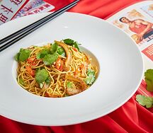 Яичная лапша с желудками, печенью, и куриными сердечками