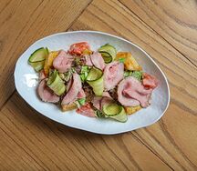 Салат с ростбифом и баклажаном