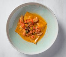 Равиоли с крабом и креветками
