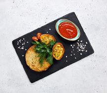 Куриная плескавица с запеченным картофелем