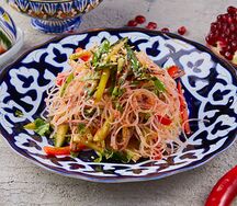 Фунчоза с говядиной и овощами