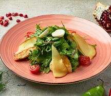 Салат с курицей и копченым сулугуни