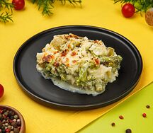 Брокколи и цветная капуста в соусе бешамель