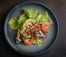 Салат с морепродуктами