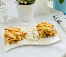 Жареные кабачки с дзадзики