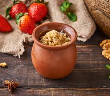 Мацони с медом и орехами