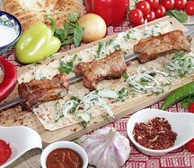 Шашлык из свиных ребрышек на мангале