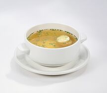 Куриный бульон с яйцом