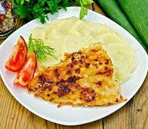 Курица по-французски с картофельным пюре