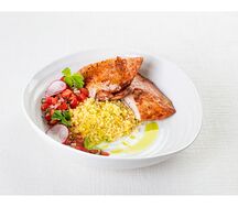 Куриная грудка тандури с кус-кусом и томатной сальсой
