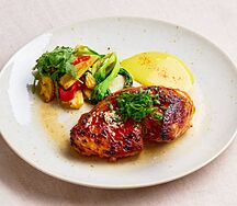 Пряный цыпленок с овощами и горчичным соусом