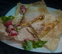 Блины с творогом и мёдом