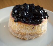 Чизкейк с лаймом и черникой