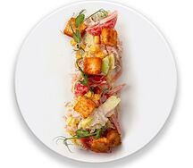 Салат с ветчиной, кукурузой и свежими овощами