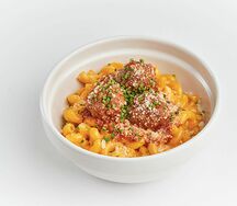 Mac & Cheese с митболами Нью-Йорк стайл