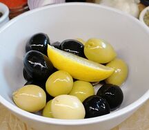 Оливки и маслины