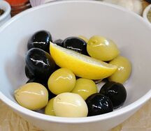 Оливки и маслины