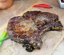 Запеченная свиная корейка на кости
