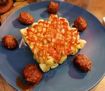 Тефтели с макаронами