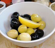 Оливки и маслины