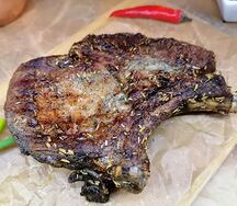 Запеченная свиная корейка на кости