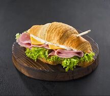 Круассан с ветчиной и сыром