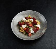 Салат пикантный с телятиной