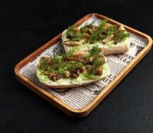 Брускетта с шампиньонами