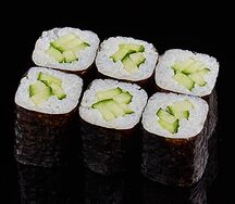 Маки ролл Огурец