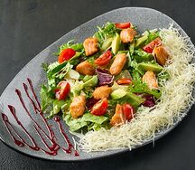 Салат Премиум с лососем