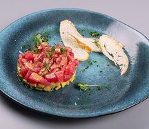 Тартар с тунцом