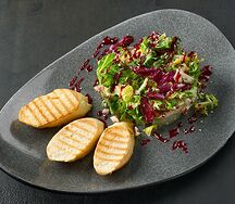 Салат с копченым цыпленком и ананасами