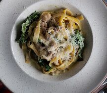 Феттуччине с кальмаром и креветками