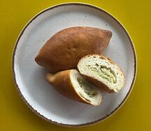Пирожок с капустой