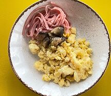 Омлет-скрэмбл с ветчиной и грибами