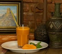 Свежевыжатый морковный сок