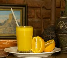 Свежевыжатый апельсиновый сок