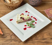 Брусничный кремовый пирог