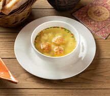 Бульон куриный с кнелями