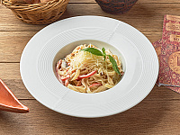 Регатони с овощным жульеном