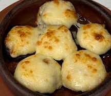 Шампиньоны с сыром