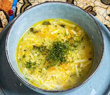 Куриный бульон с лапшой