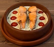 Стейк из лосося в сливочном соусе чкмерули